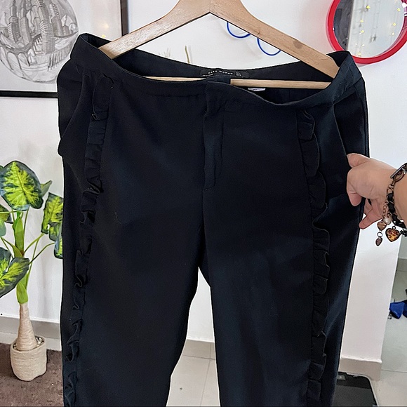 Frill side detailing pants witn cuffed hem & pockets - Zara - Picture 2 of 4